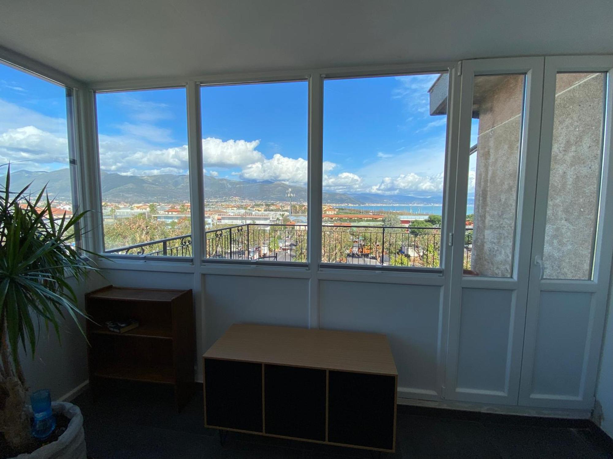 Apartment Spazioso Attico Fronte Mare Albenga