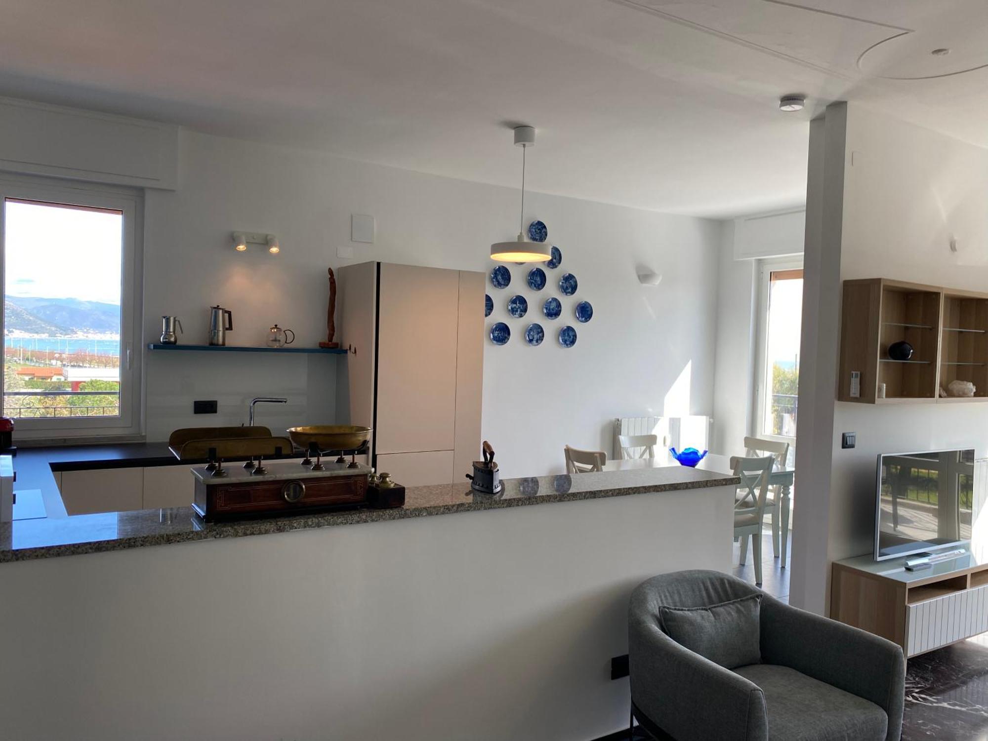 Apartment Spazioso Attico Fronte Mare Albenga