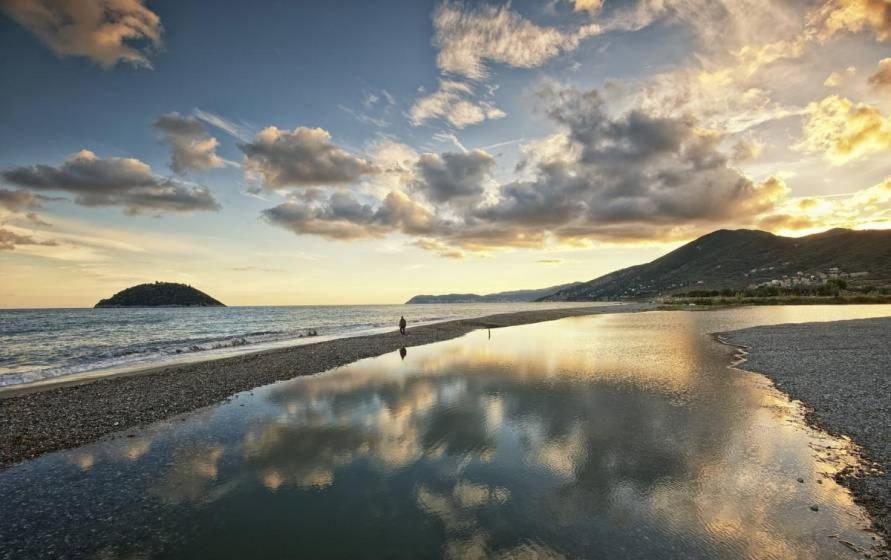 Spazioso Attico Fronte Mare * Albenga