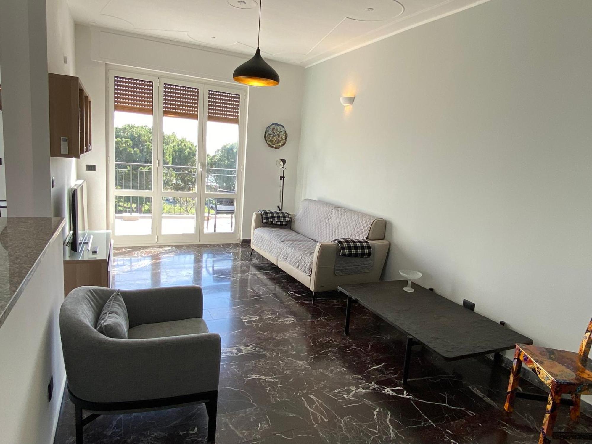 Spazioso Attico Fronte Mare Appartement Albenga