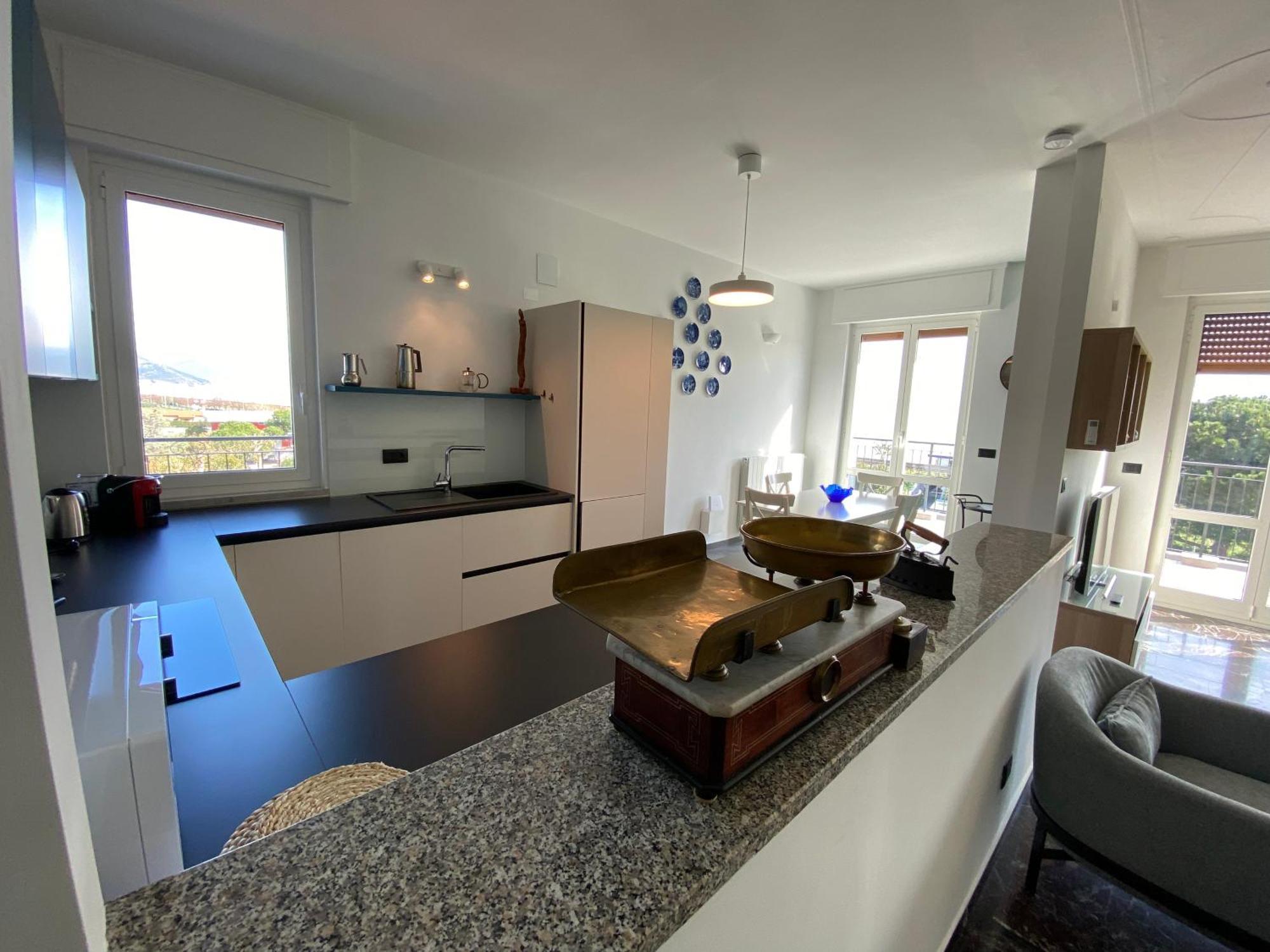 Apartment Spazioso Attico Fronte Mare