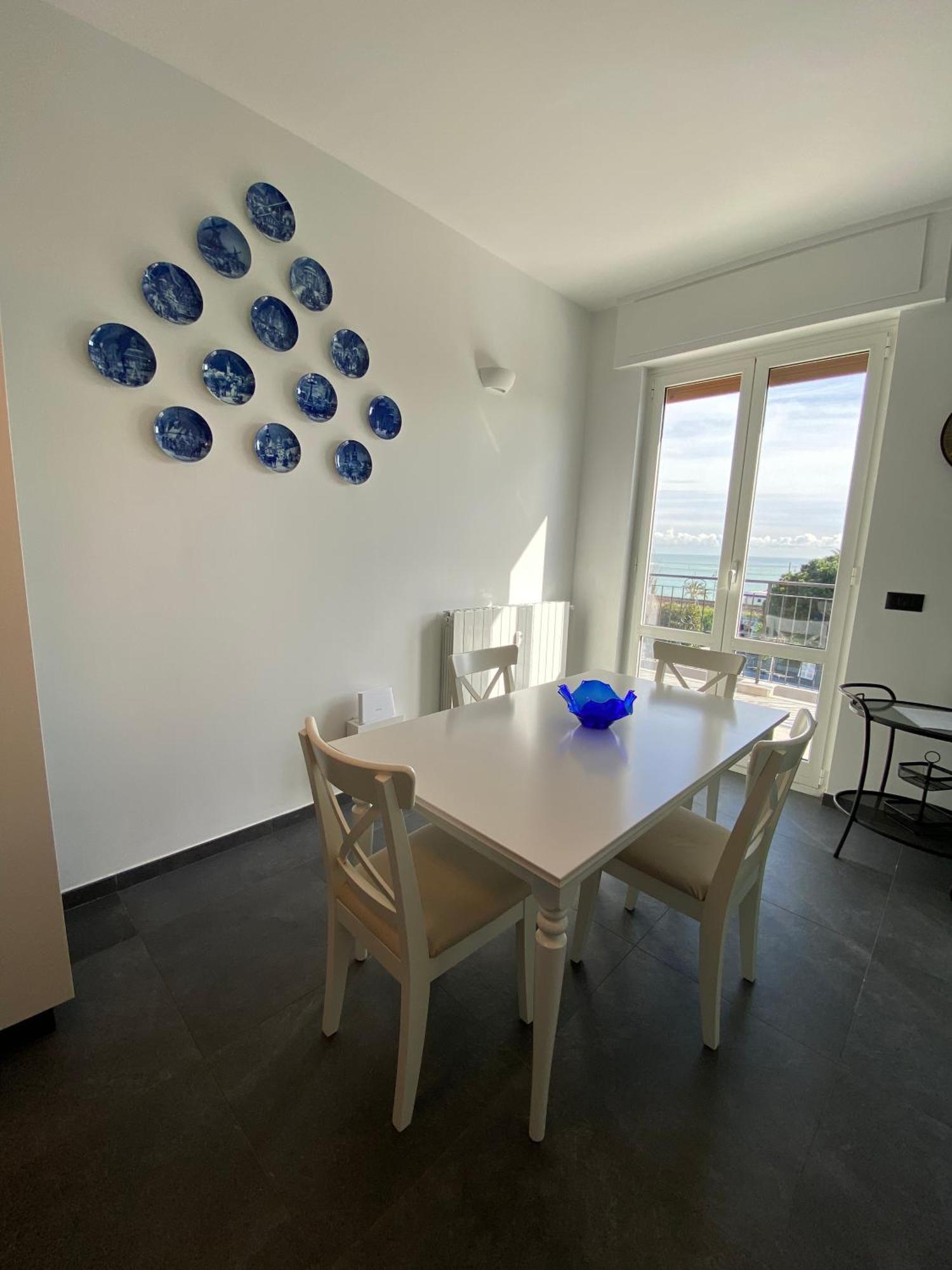 Apartment Spazioso Attico Fronte Mare Albenga