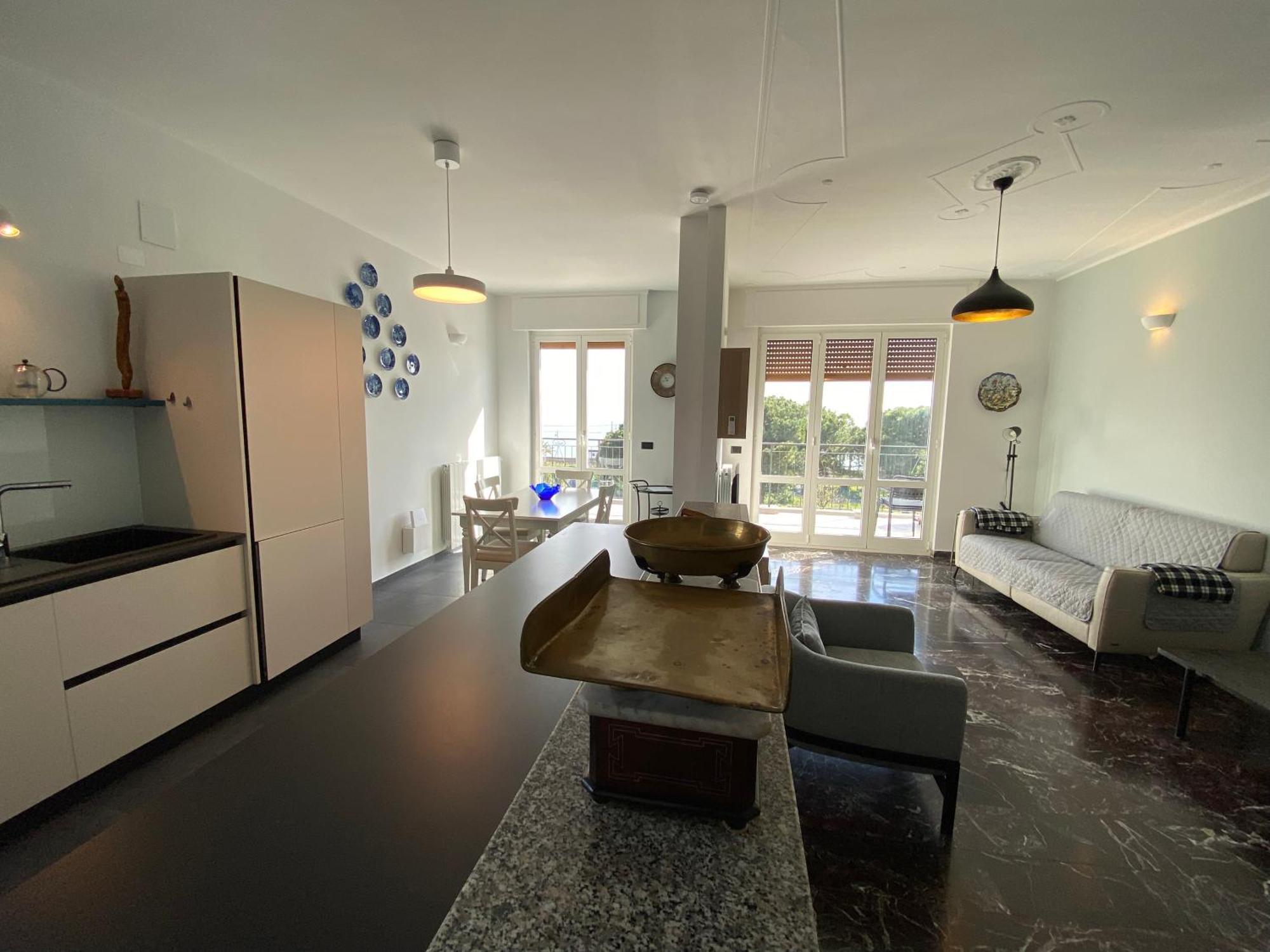 Apartment Spazioso Attico Fronte Mare Albenga